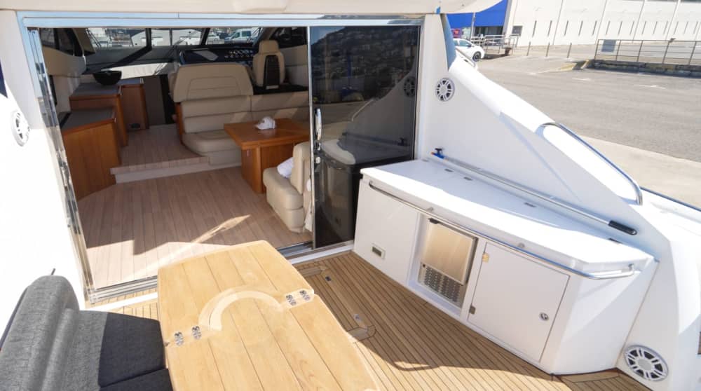 Um dia de velocidade, estilo e baías secretas na Costa Brava