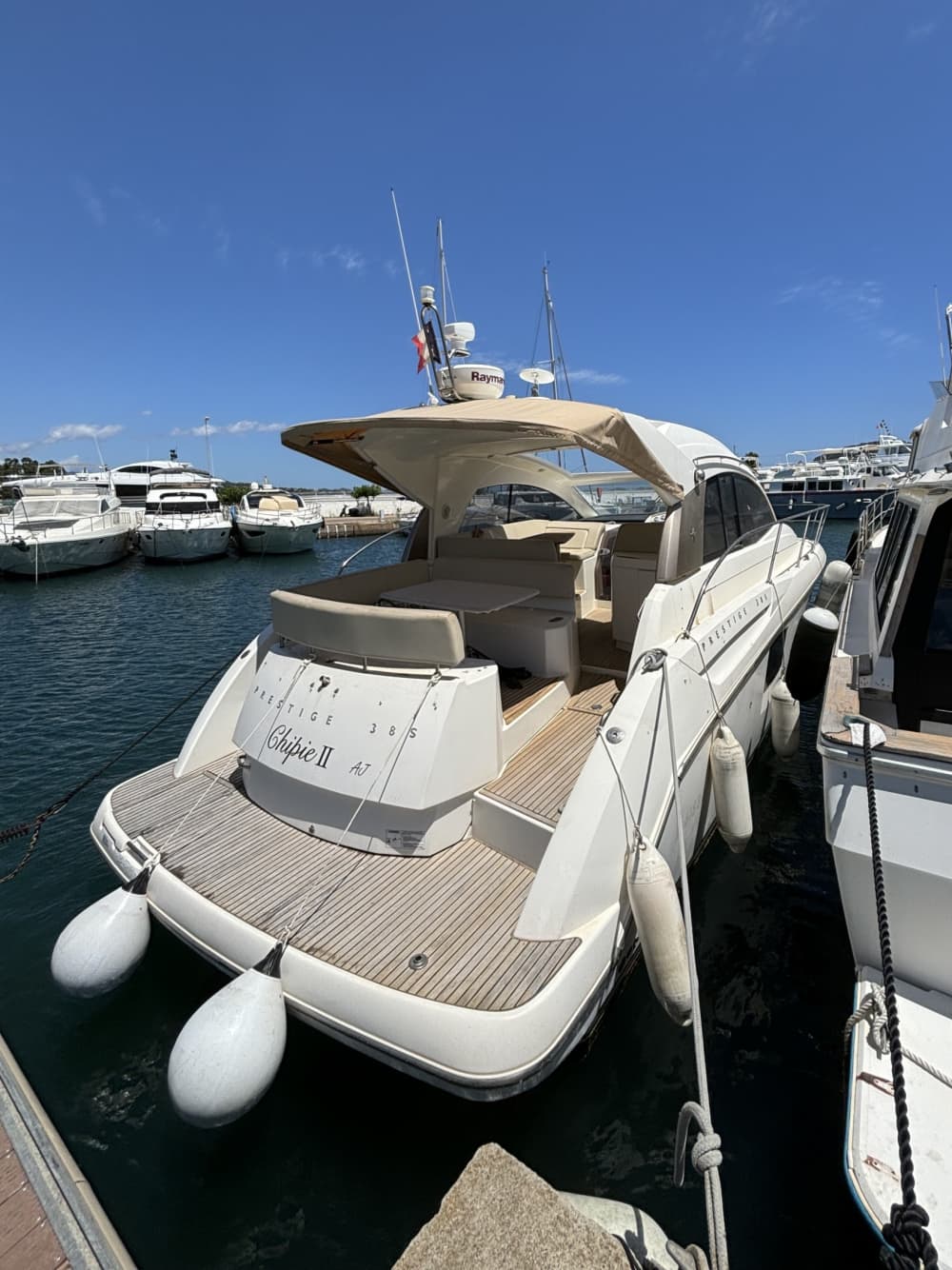 Ihr Tag in Porto-Vecchio: Mieten Sie ein Motorboot für einen ganzen Tag voller Entdeckungen