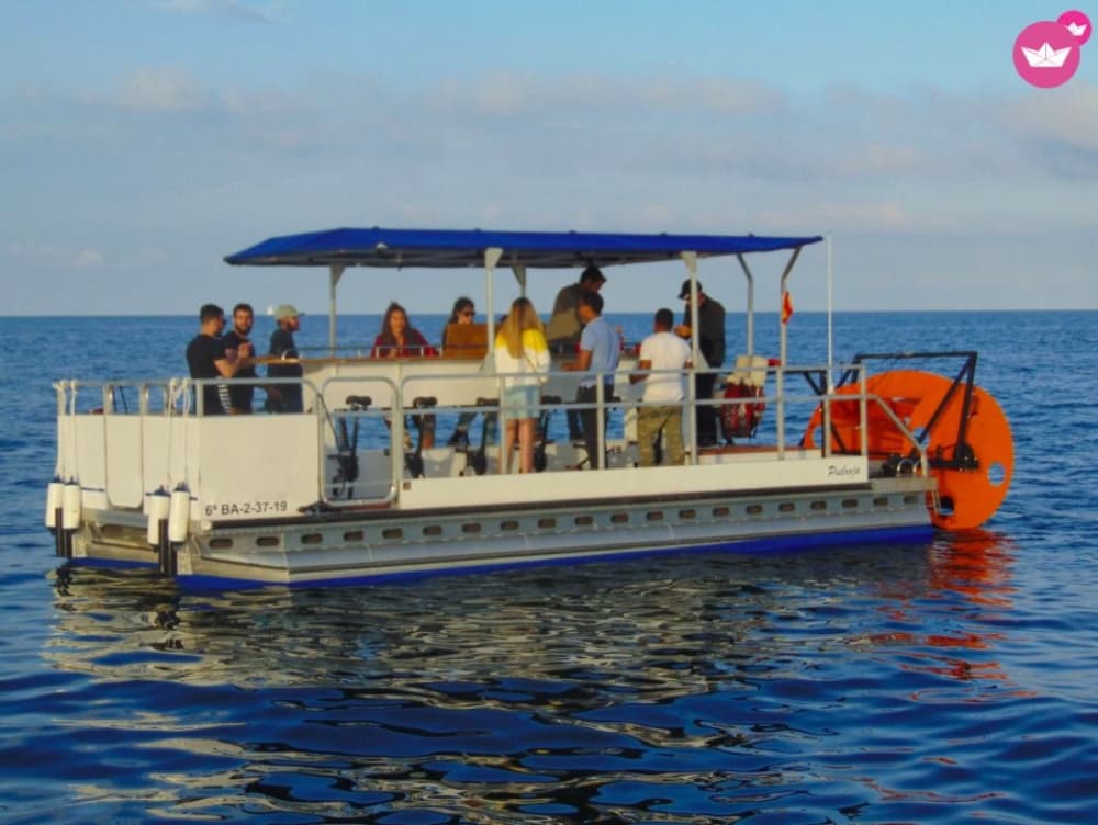 Szybka, godzinna przejażdżka rowerem wodnym – pij, pedałuj i ciesz się mariną w Walencji