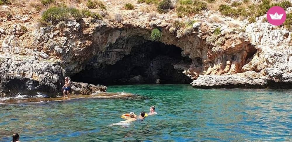 Tesouros do Golfo: Aventura de meio dia em cavernas e atum