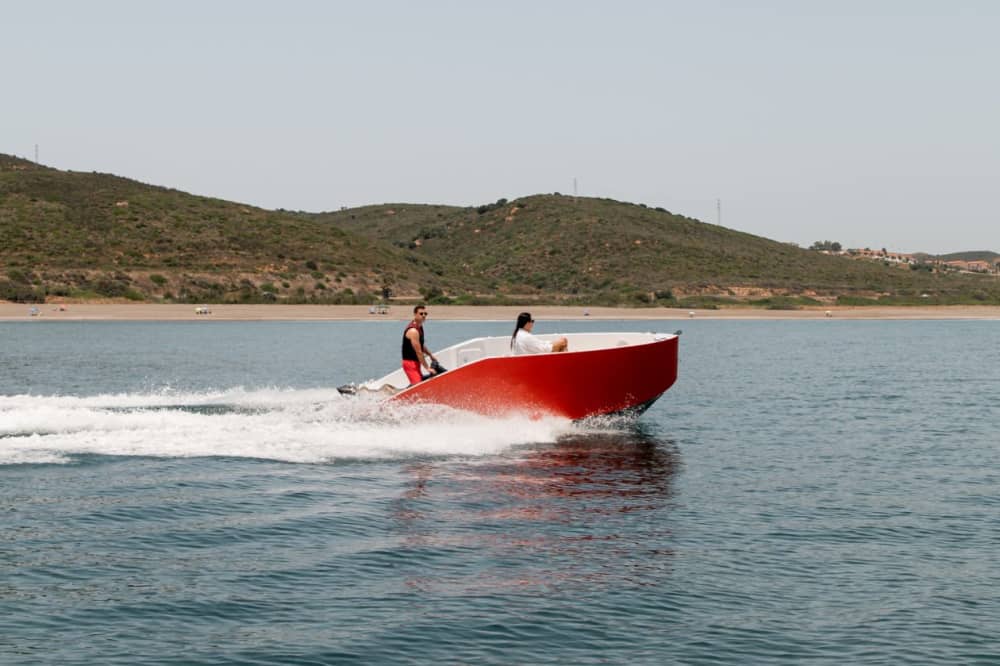 Romance e Relaxamento ao Pôr do Sol – Passeio de Barco Privado