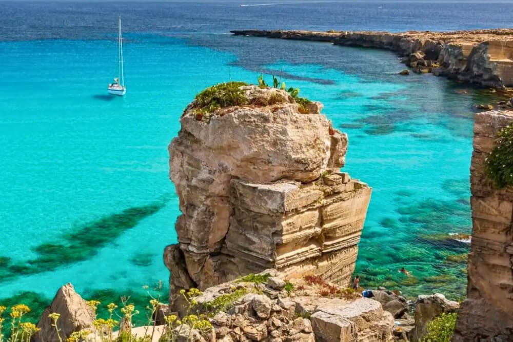 Egadi Islands Tour: Excursion to Favignana and Levanzo by Boat with Lunch Included from Trapani