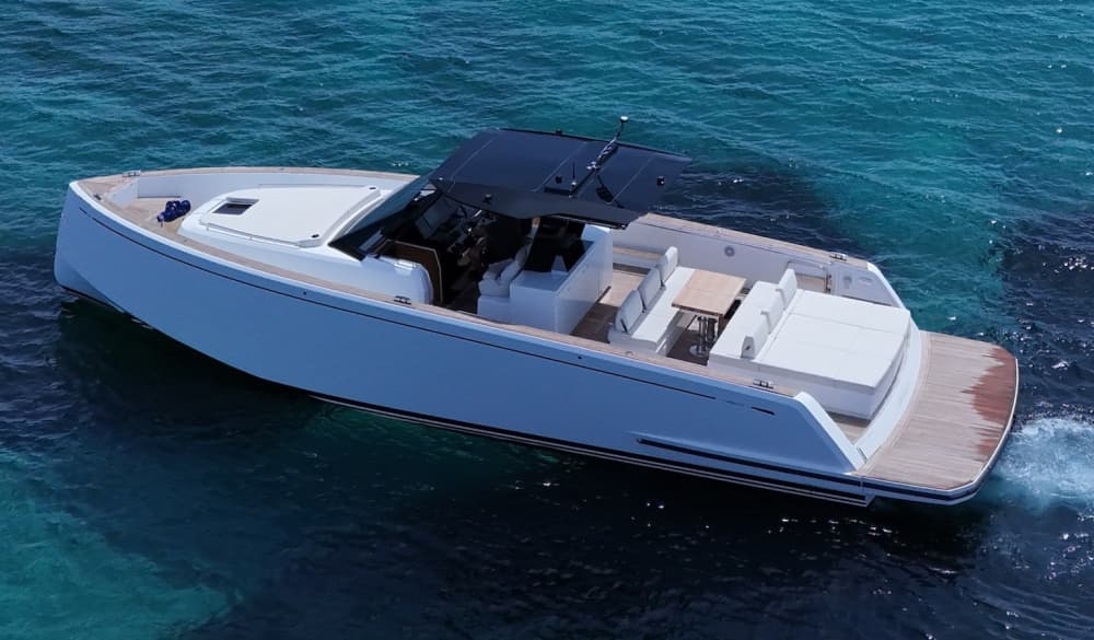 Sail into the Sun: A Luxurious Athenian Afternoon