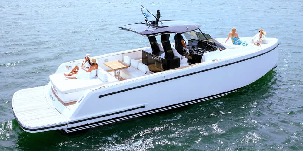 Sail into the Sun: A Luxurious Athenian Afternoon