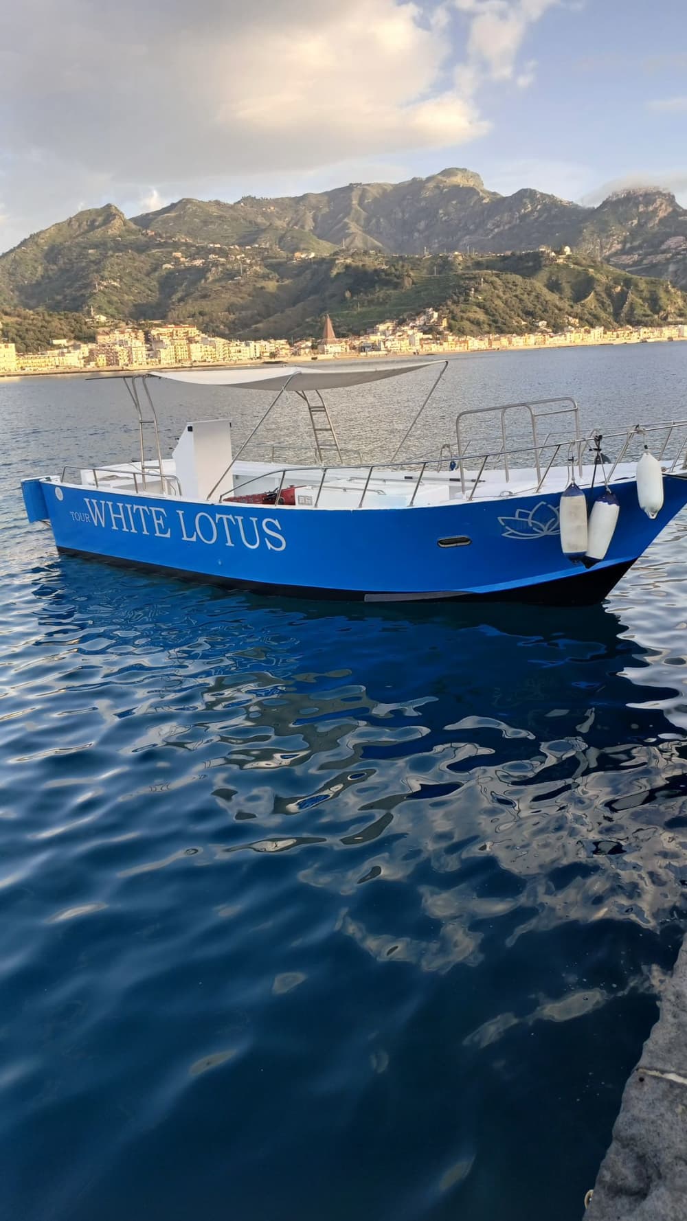 Delfine und ein typisch sizilianischer Aperitif in Taormina