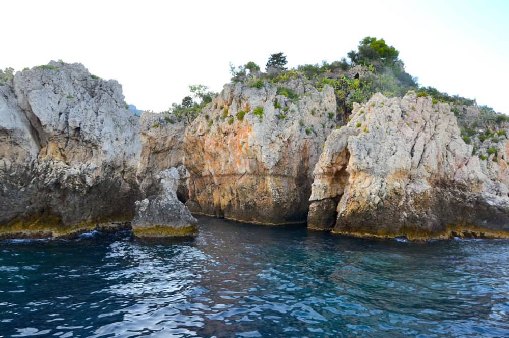 Delfine und ein typisch sizilianischer Aperitif in Taormina