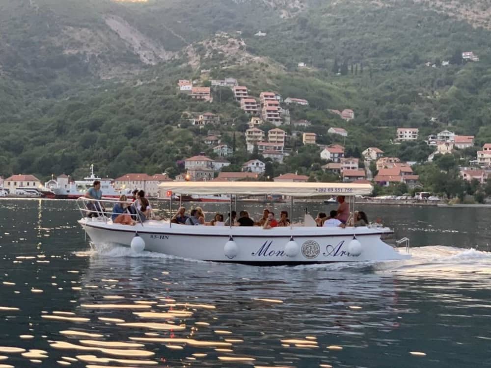 Heldagskryssning i Kotorbukten – 7 timmar historia och avkoppling