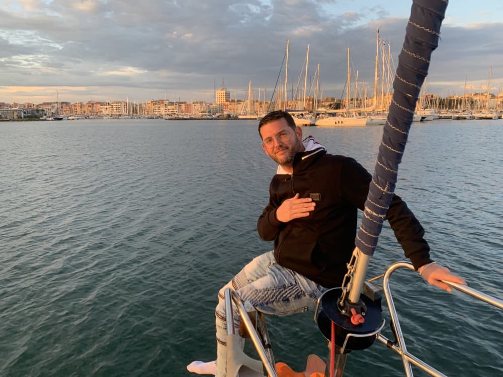 Maritimes Zwischenspiel in Cap d’Agde – Segelboot, Sonne und Ruhe