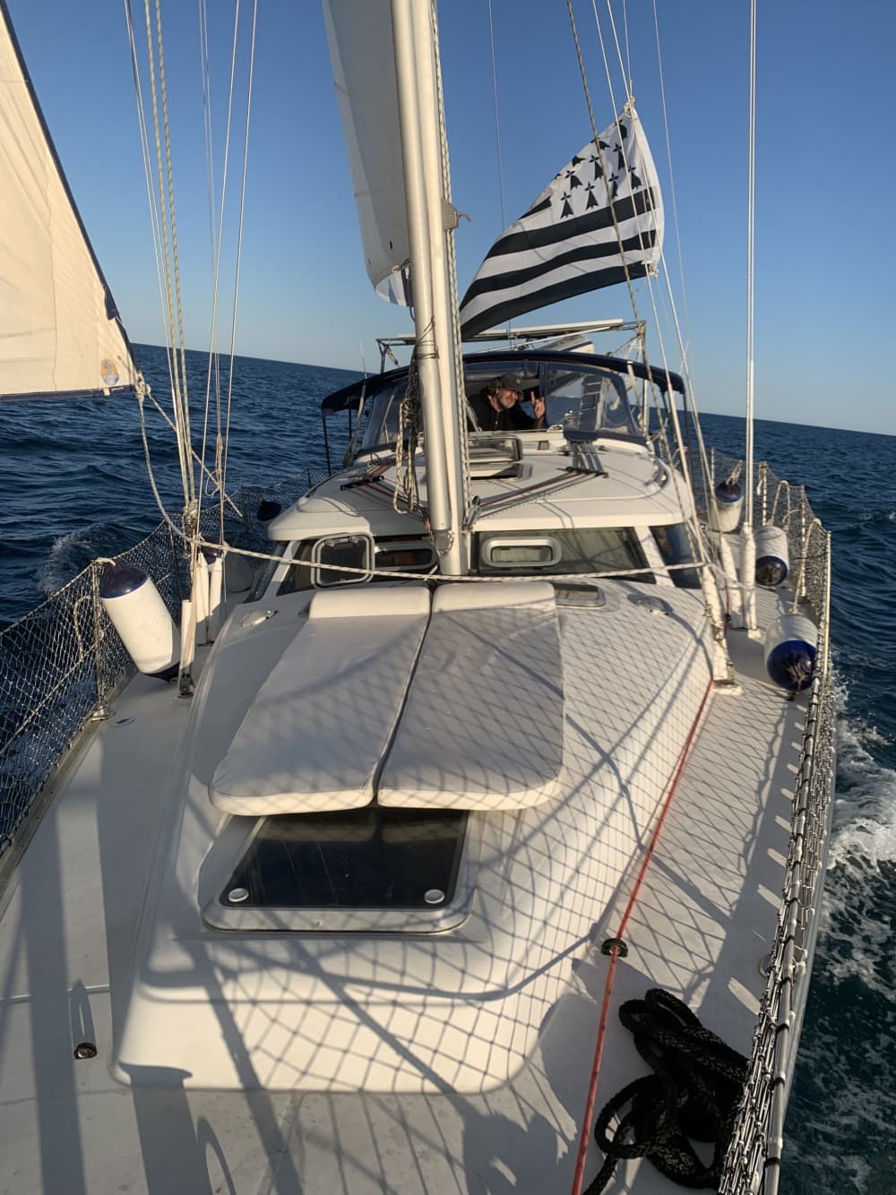 Maritimes Zwischenspiel in Cap d’Agde – Segelboot, Sonne und Ruhe