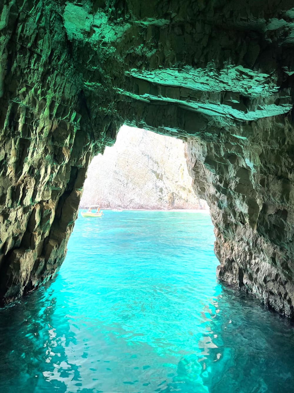 Kort & Konstig Zakynthos-kryssning – Grottor, Bad & Romantik