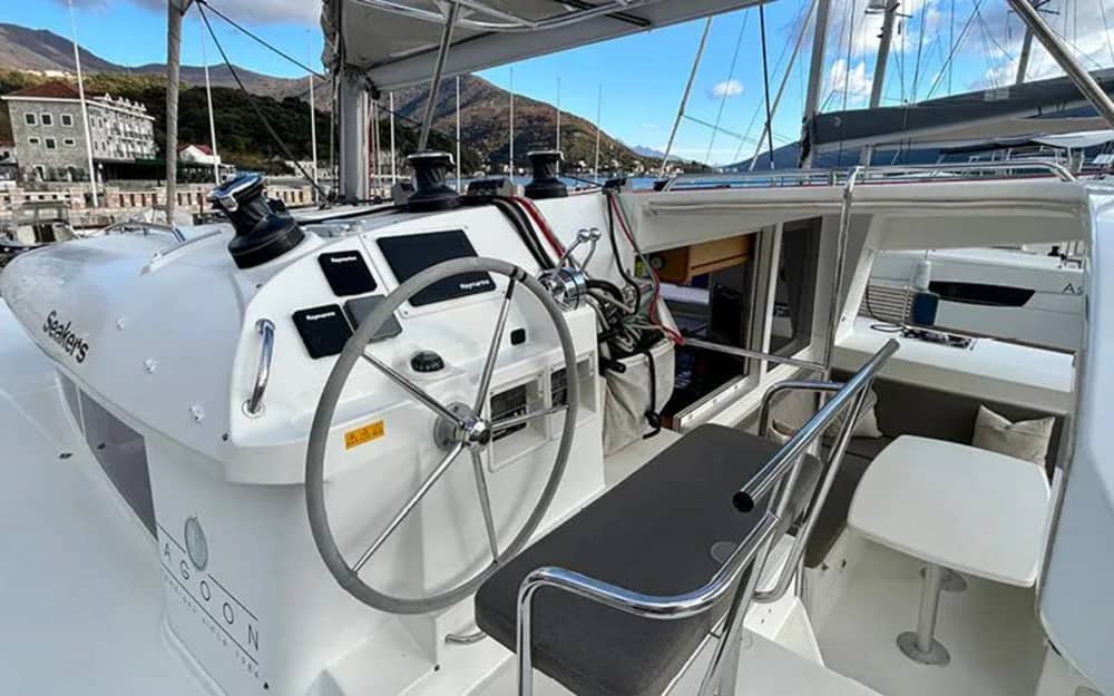 Navegando por Ibiza: descubre las joyas ocultas de la isla - Catamarán Tour de día completo