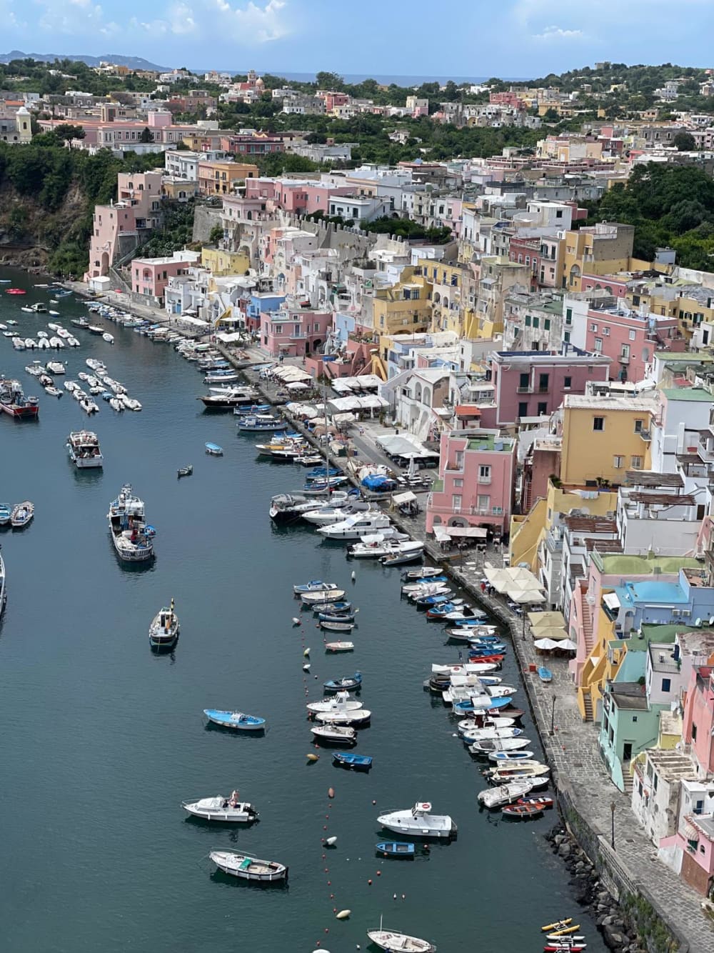 Gita di mezza giornata a Procida da Baia