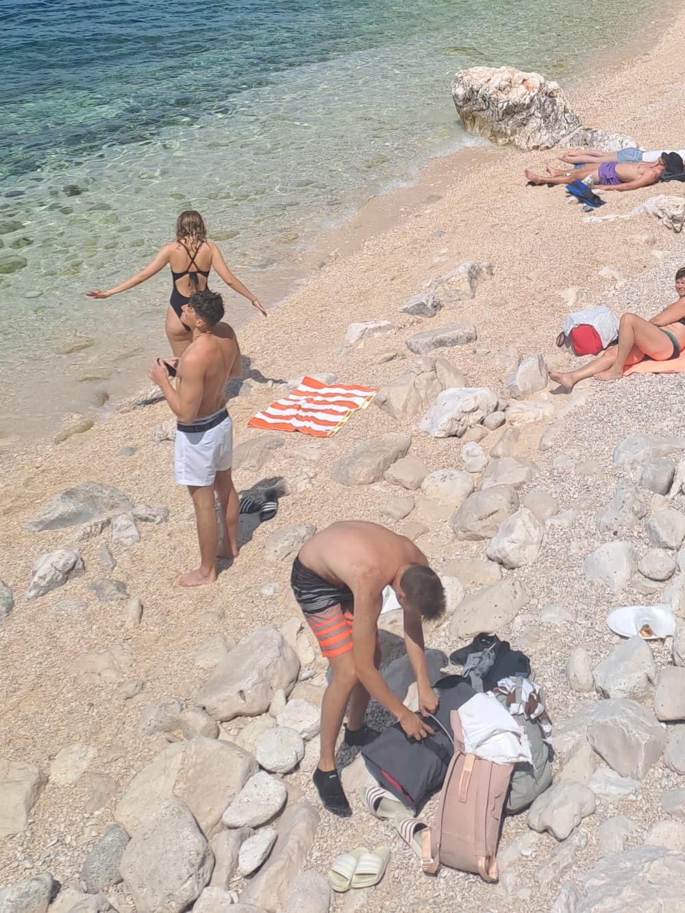 Trilhas e Marés: Caminhada e Passeio de Barco na Ilha Cres