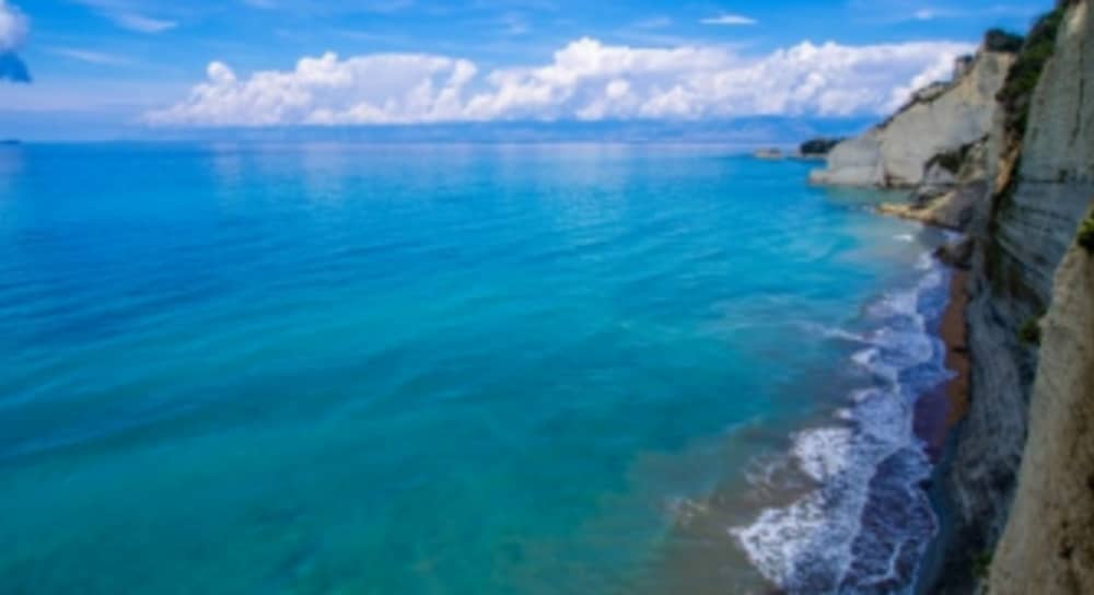 Από τους θρύλους του έρωτα σε απομονωμένους κόλπους: Ολοήμερη εμπειρία κρουαζιέρας στη βορειοδυτική Κέρκυρα