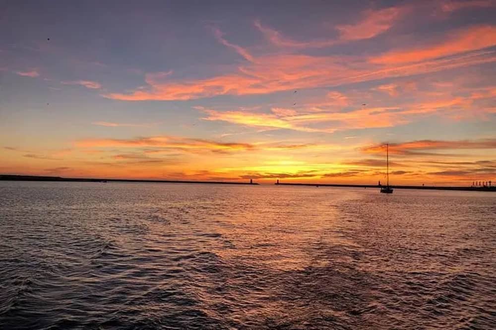 Sunset tour on the Douro: Porto in Golden Light