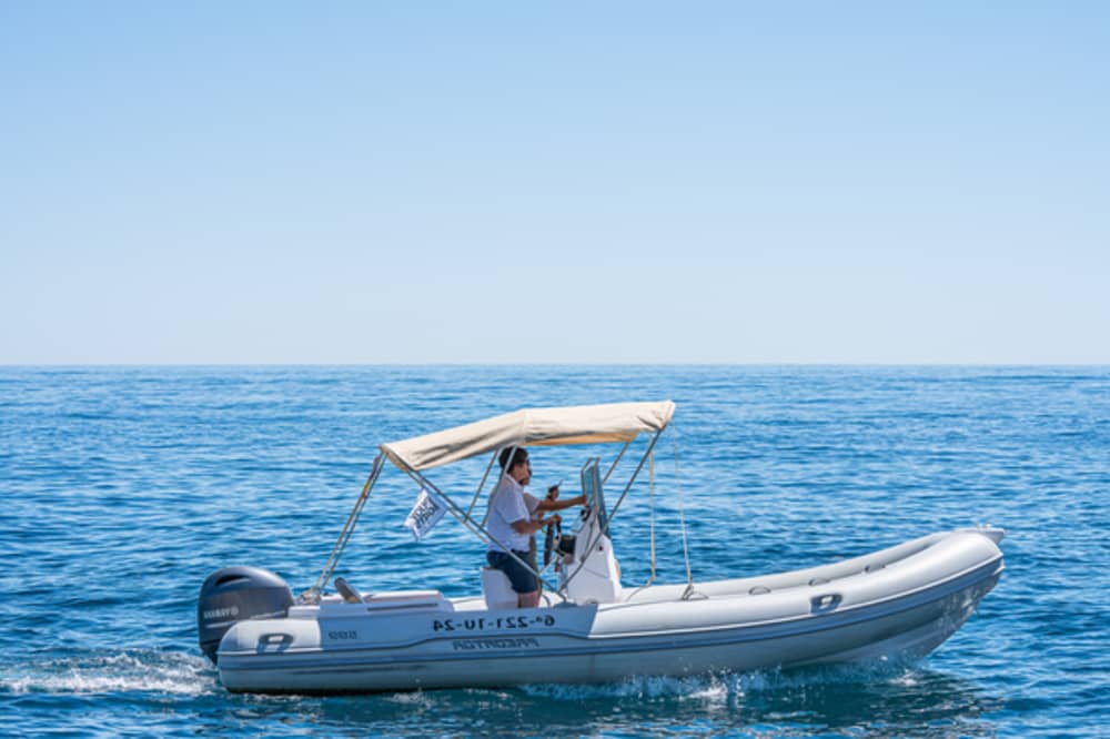 Découvrez la Costa Blanca depuis la mer à bord de l'exclusif Predator 600P Touring.