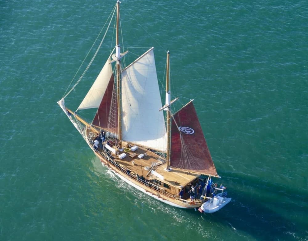 Excursion privée de 9 heures en voilier à Saint-Tropez