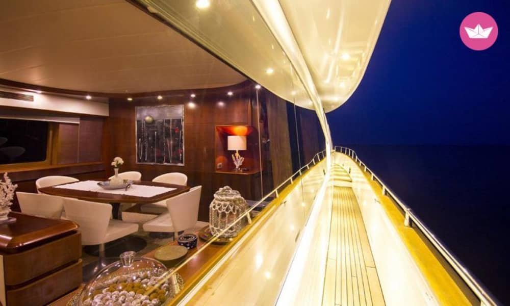 Escapade bleue tranquille : croisière d'une journée à Bodrum à bord d'un yacht de luxe