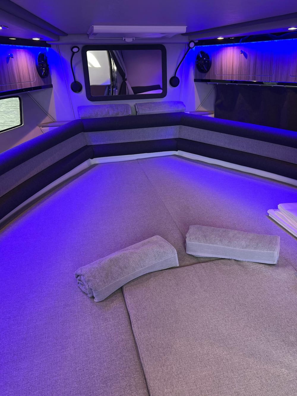 Paseo privado en barco al atardecer desde Cannigione - Aperitivo sardo incluido (Todo incluido)