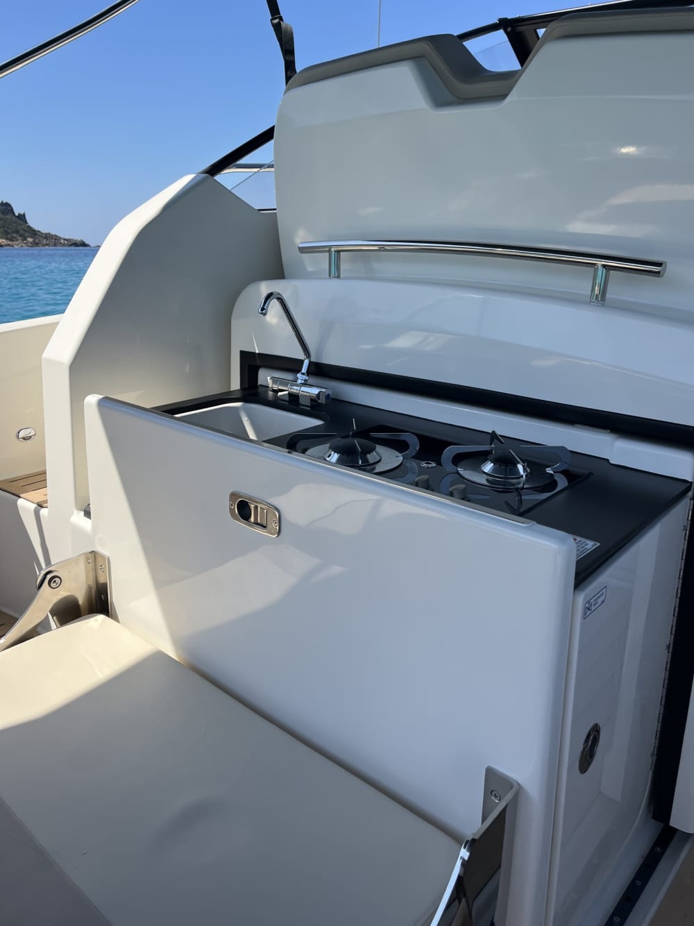 Profitez du soleil lors d'une excursion en bateau de 9 heures à Ajaccio