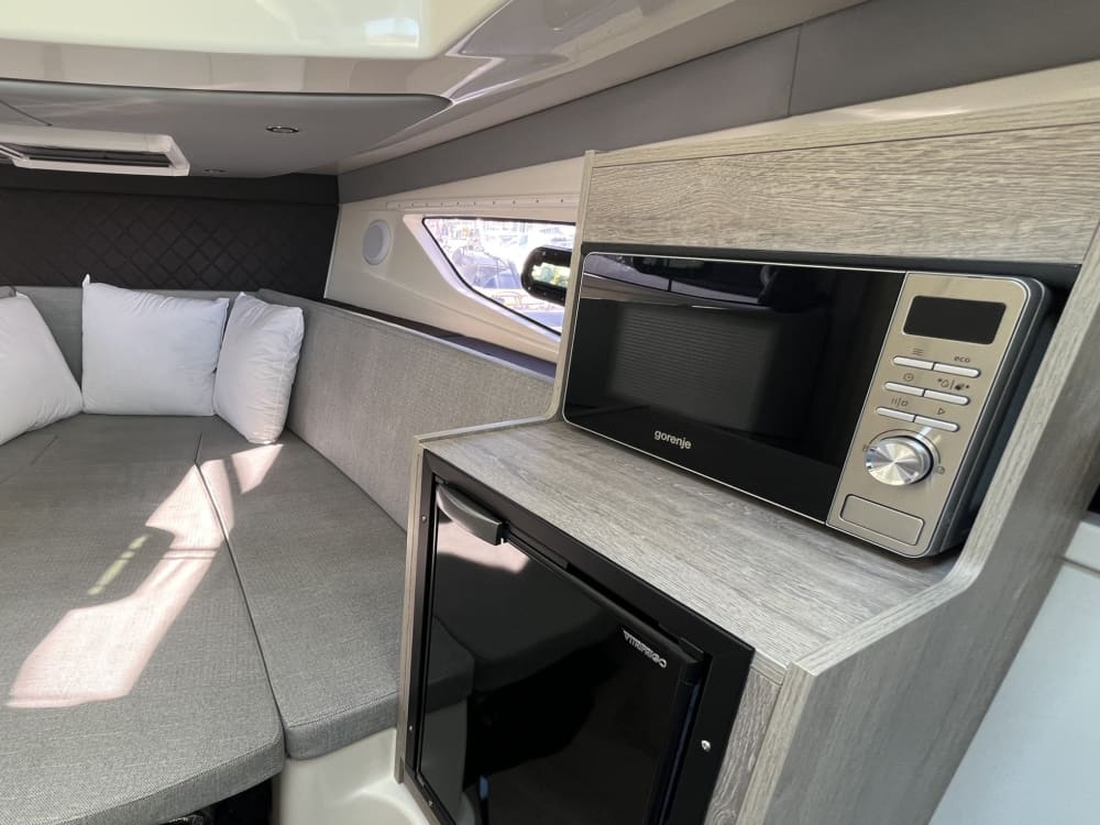 Profitez du soleil lors d'une excursion en bateau de 9 heures à Ajaccio