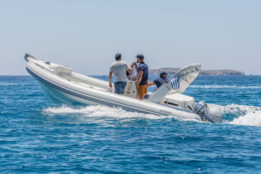 Εξερευνήστε το Κλέφτικο και τις Σπηλιές: 5ωρη εκδρομή