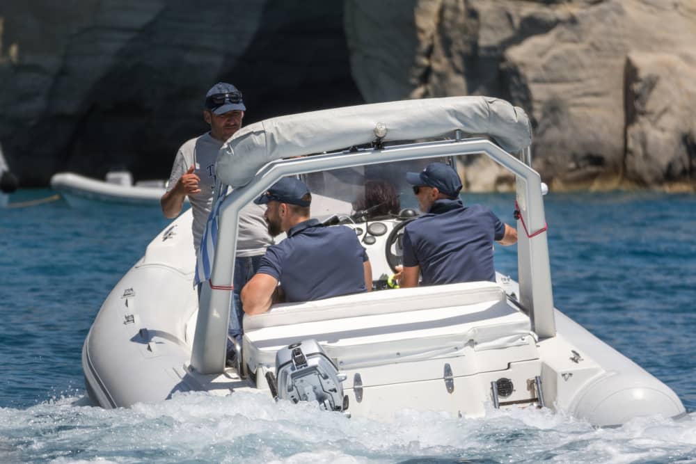 Εξερευνήστε το Κλέφτικο και τις Σπηλιές: 5ωρη εκδρομή