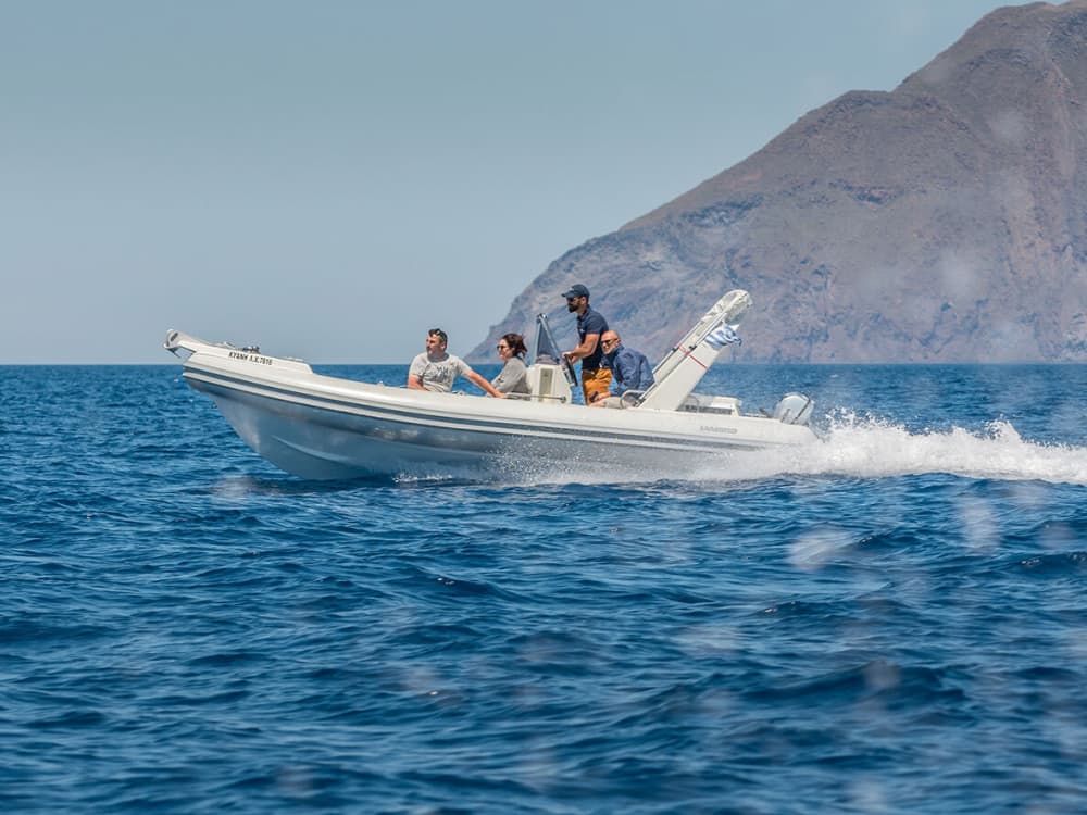 Εξερευνήστε το Κλέφτικο και τις Σπηλιές: 5ωρη εκδρομή