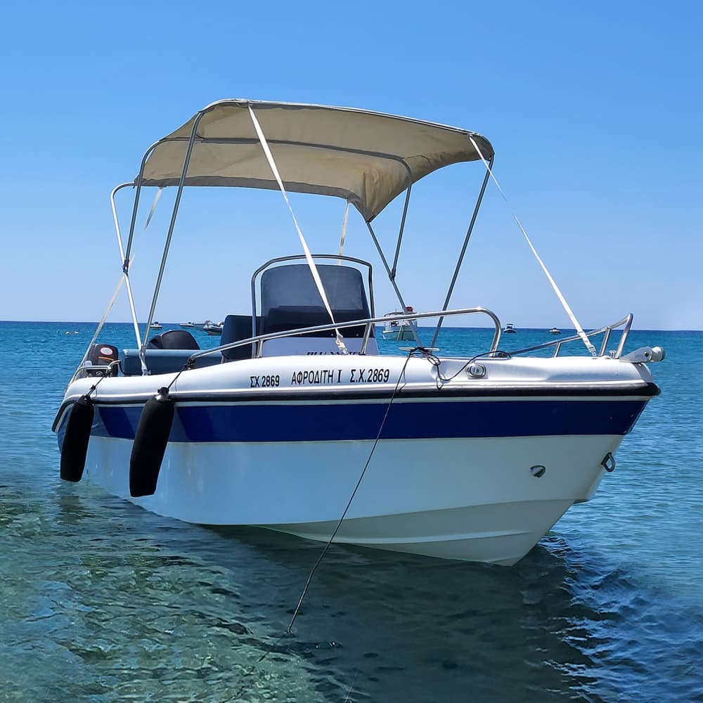 A legendary break: 4h around Port of Milos, Milos on a motorboat