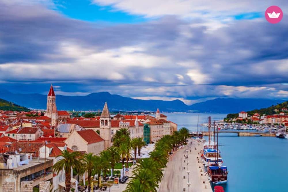 Excursión privada en barco a la Laguna Azul, la isla de Solta y la isla de Ciovo: una escapada de 6 horas al Adriático