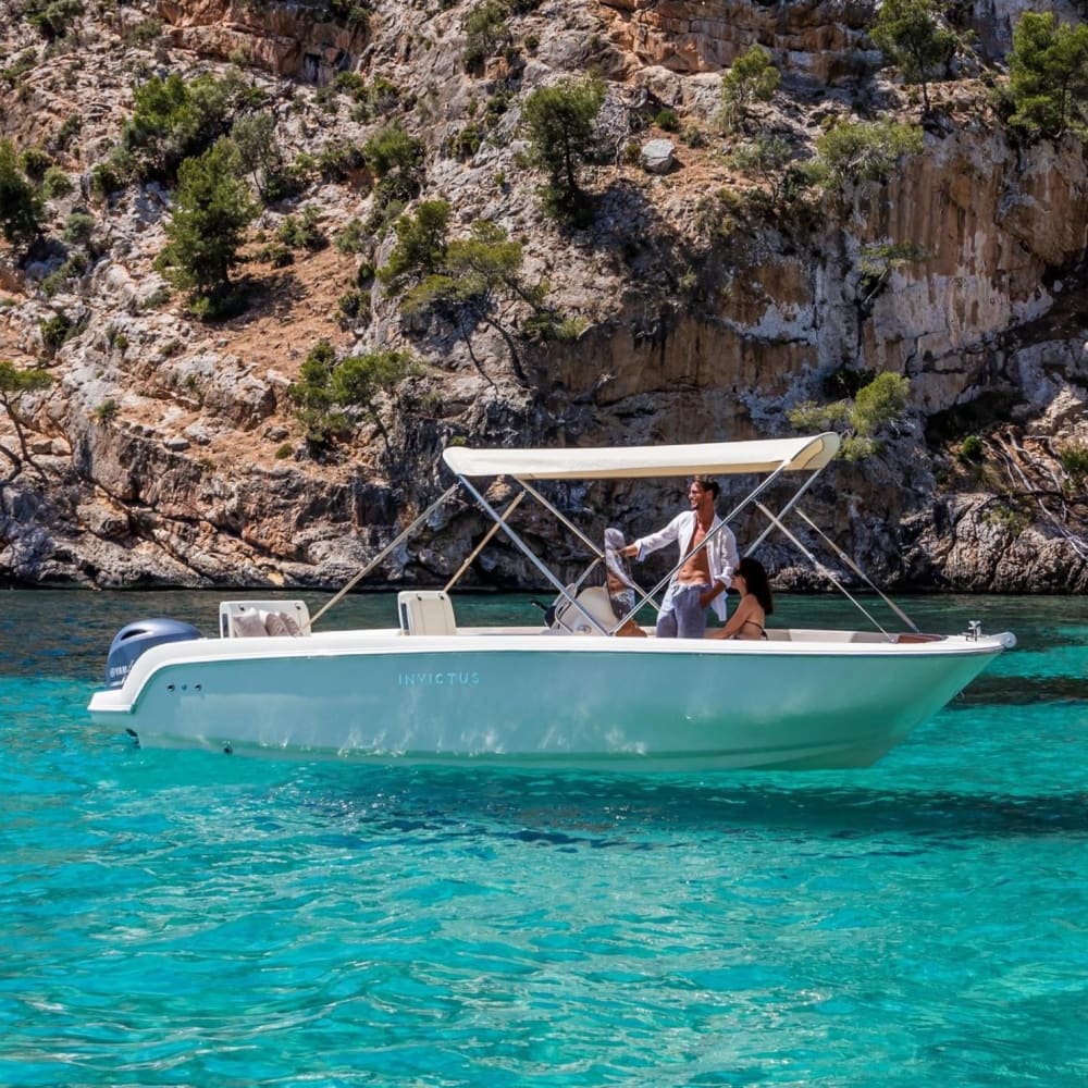 Sunset at sea: Relaxation and panoramic view