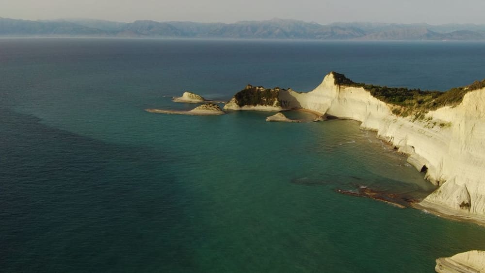 Отправляйтесь в плавание и наслаждайтесь: прибрежный круиз с обедом/ужином в греческой таверне