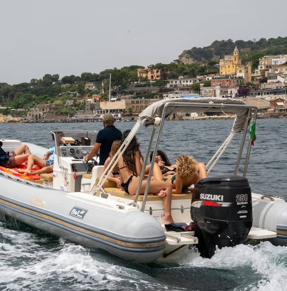 Capri e le Gemme del Golfo: Un Giorno tra Panorama e Mare