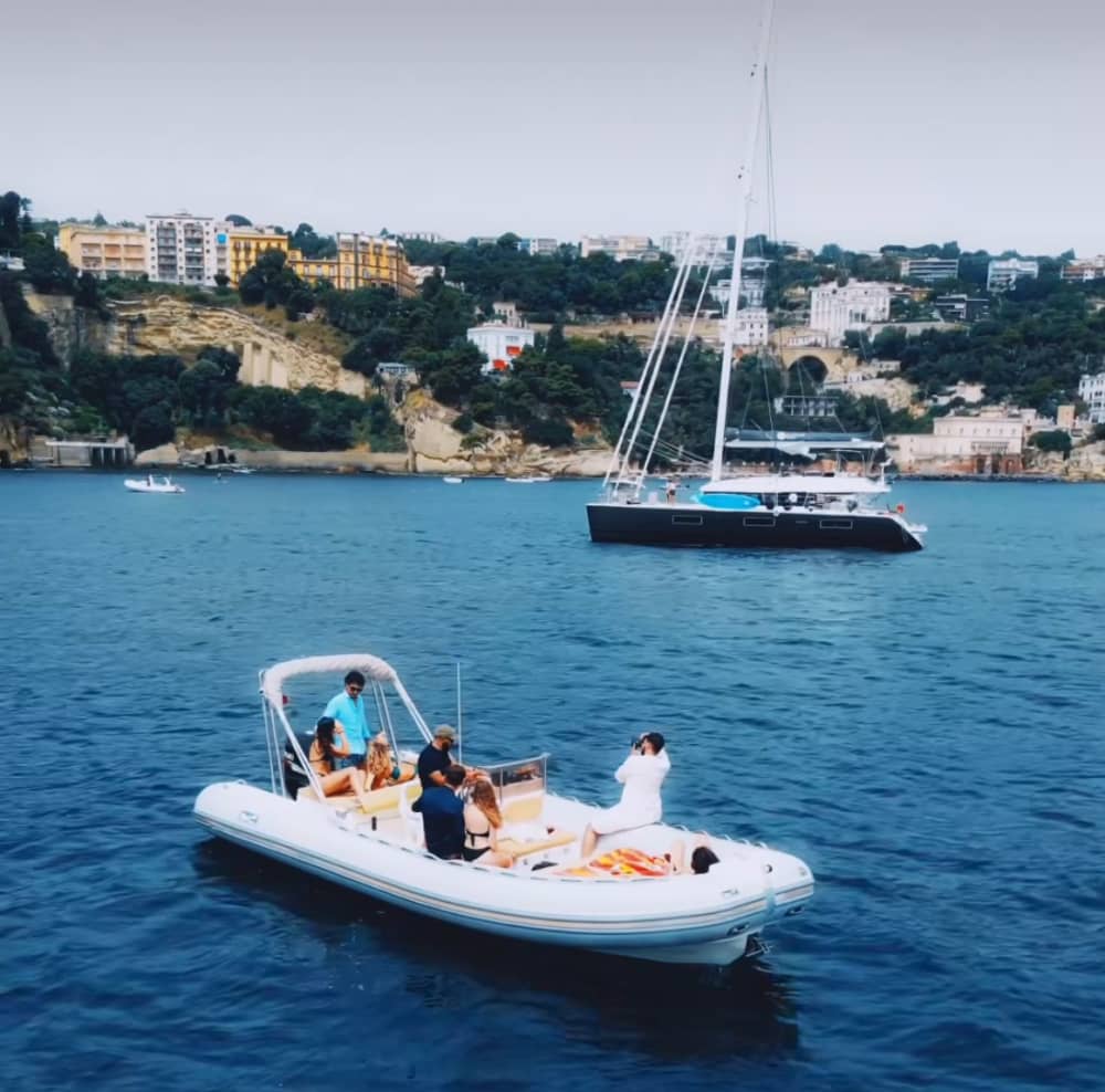 Capri e le Gemme del Golfo: Un Giorno tra Panorama e Mare