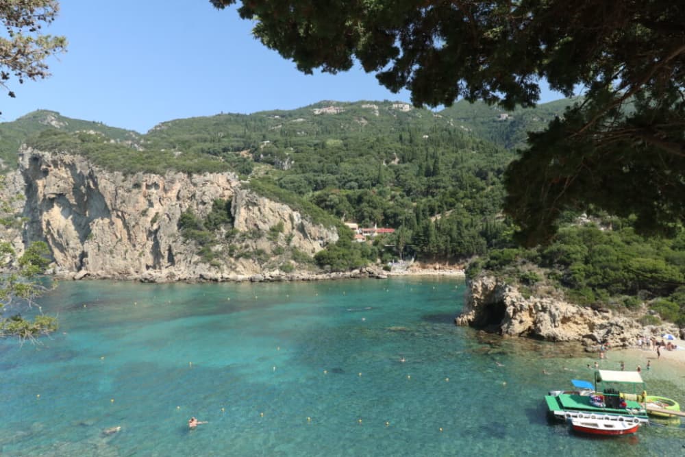 Croisière privée d'une demi-journée et exploration de grottes – Côte ouest de Corfou
