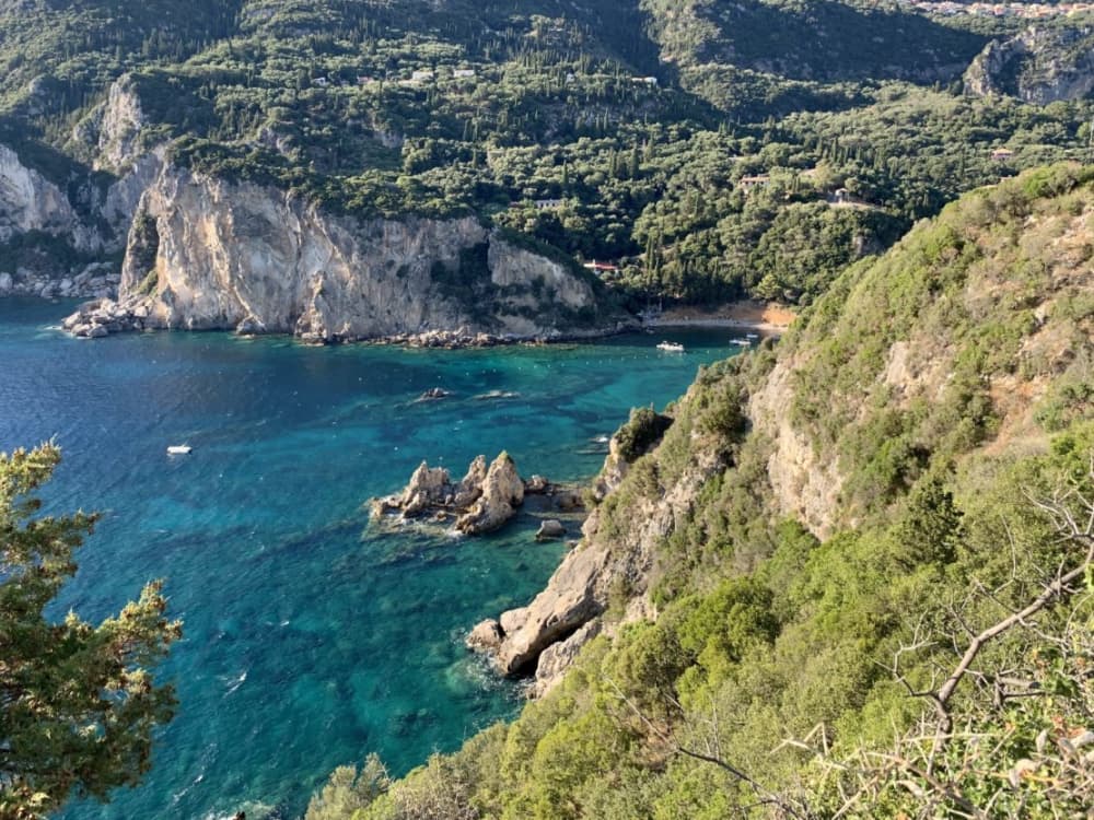 Croisière privée d'une demi-journée et exploration de grottes – Côte ouest de Corfou