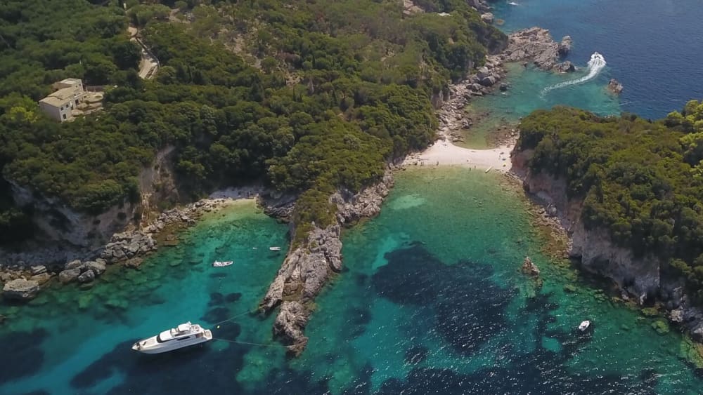 Croisière privée d'une demi-journée et exploration de grottes – Côte ouest de Corfou