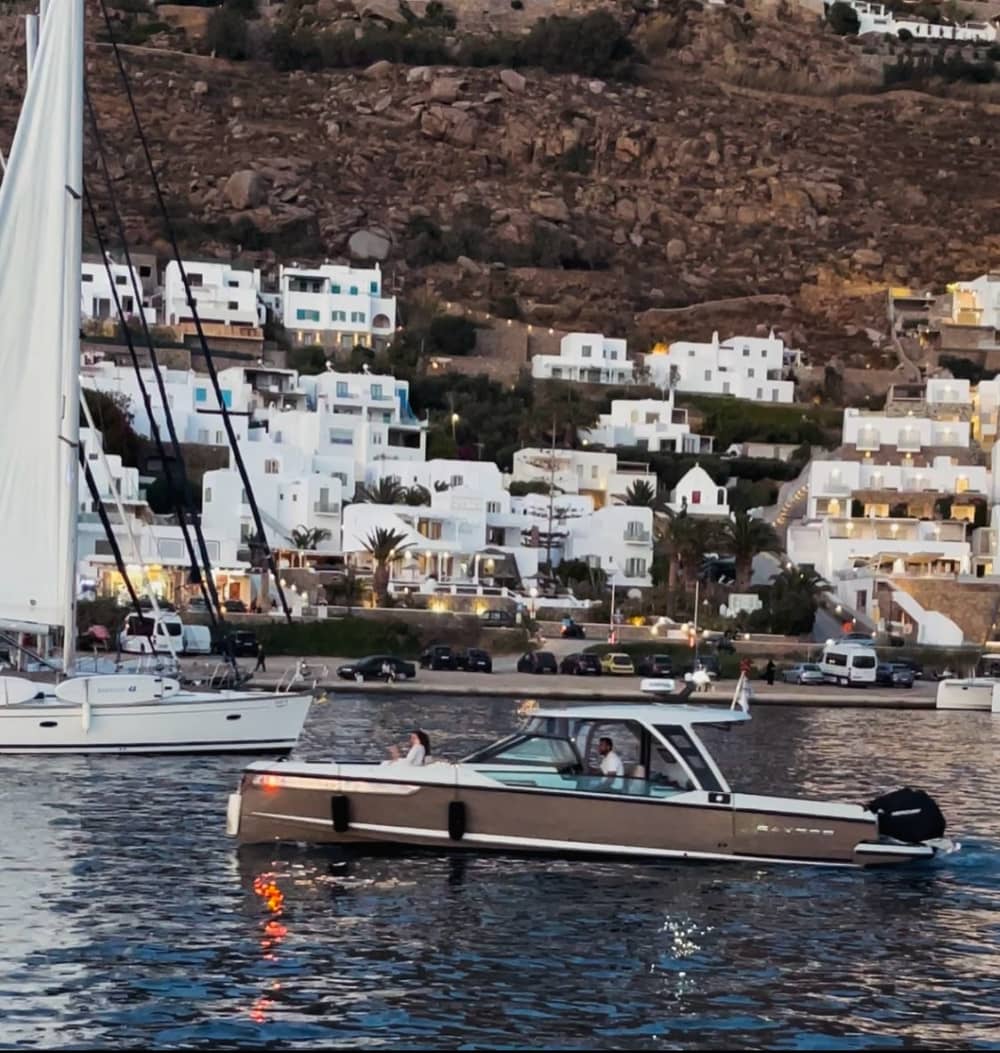 Entdecken Sie die südlichen Strände von Mykonos – 5-stündige private Bootsfahrt