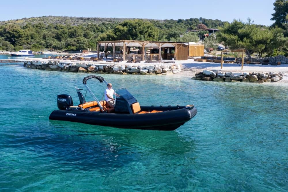Paisaje de ensueño adriático: Escapada de un día completo a la isla desde Trogir