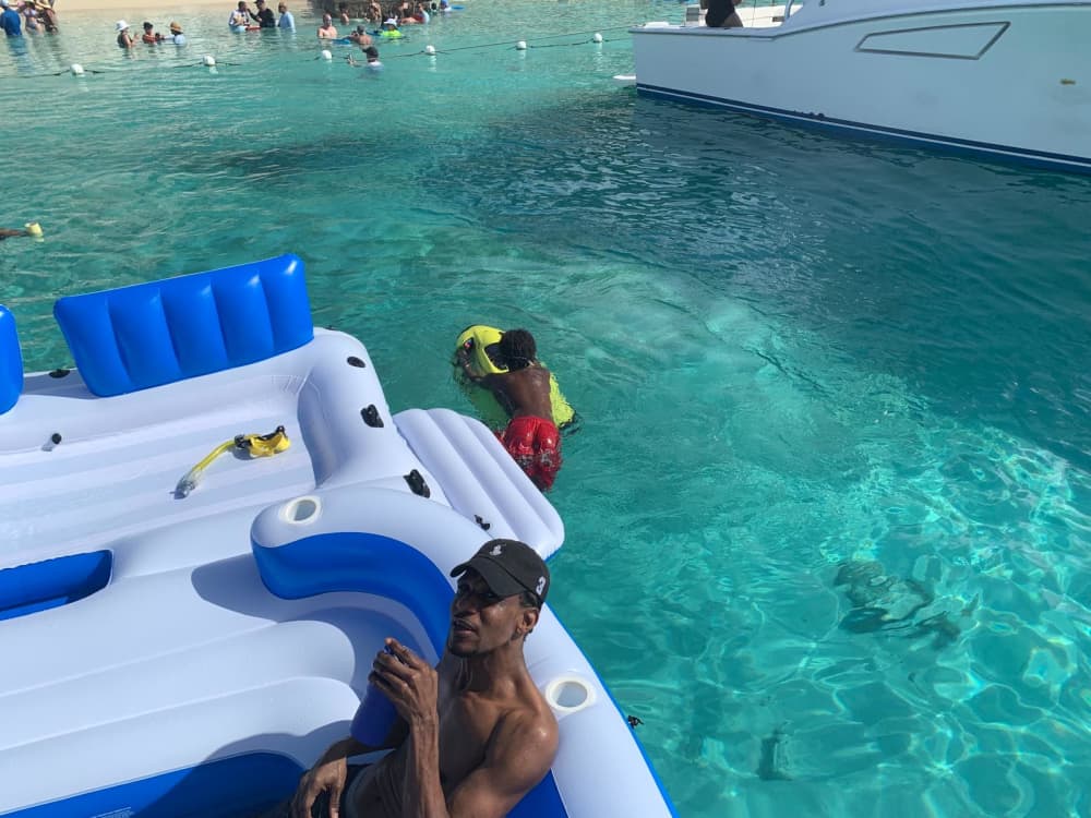 Crucero y bebidas: tour por los bares de Montego Bay