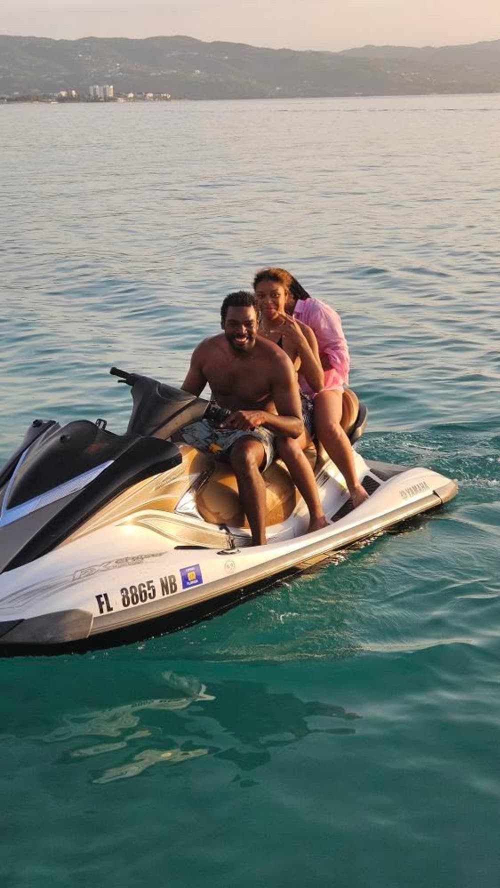 Lujo en la laguna: crucero privado de 4 horas con moto acuática y bebidas