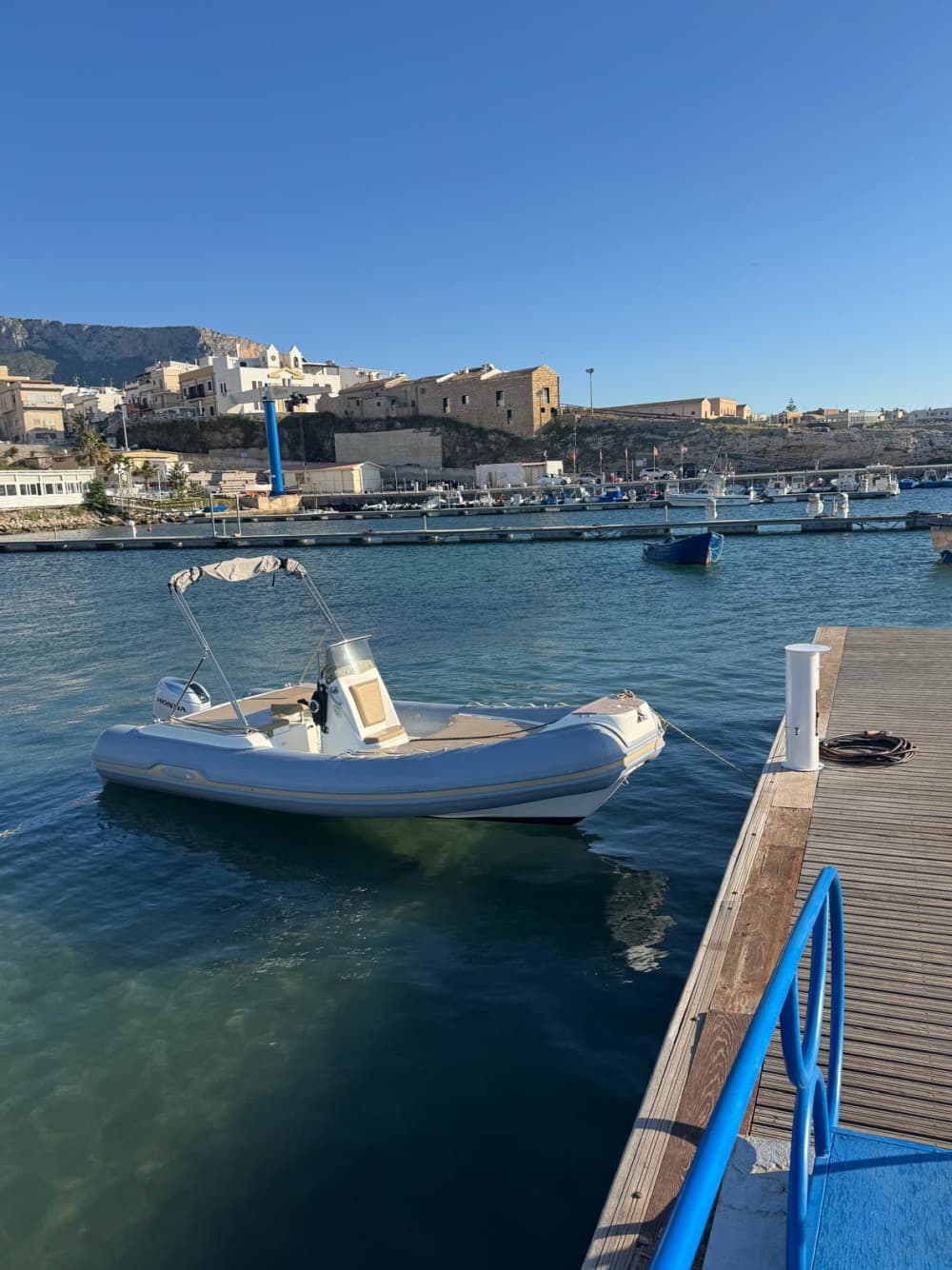 Mezza giornata tra grotte, tuffi e natura