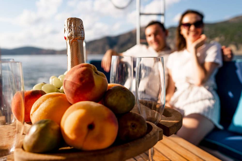 Κρουαζιέρα για πάρτι στο Vi Q4 – Η ιδιωτική σας γιορτή στη θάλασσα