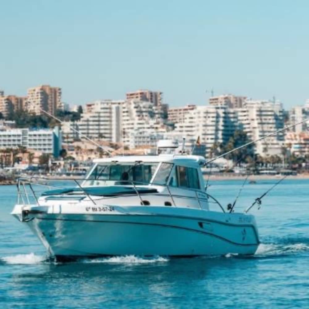 Ontspanning en avontuur - 4 uur durende cruise langs de kust van Benalmadena