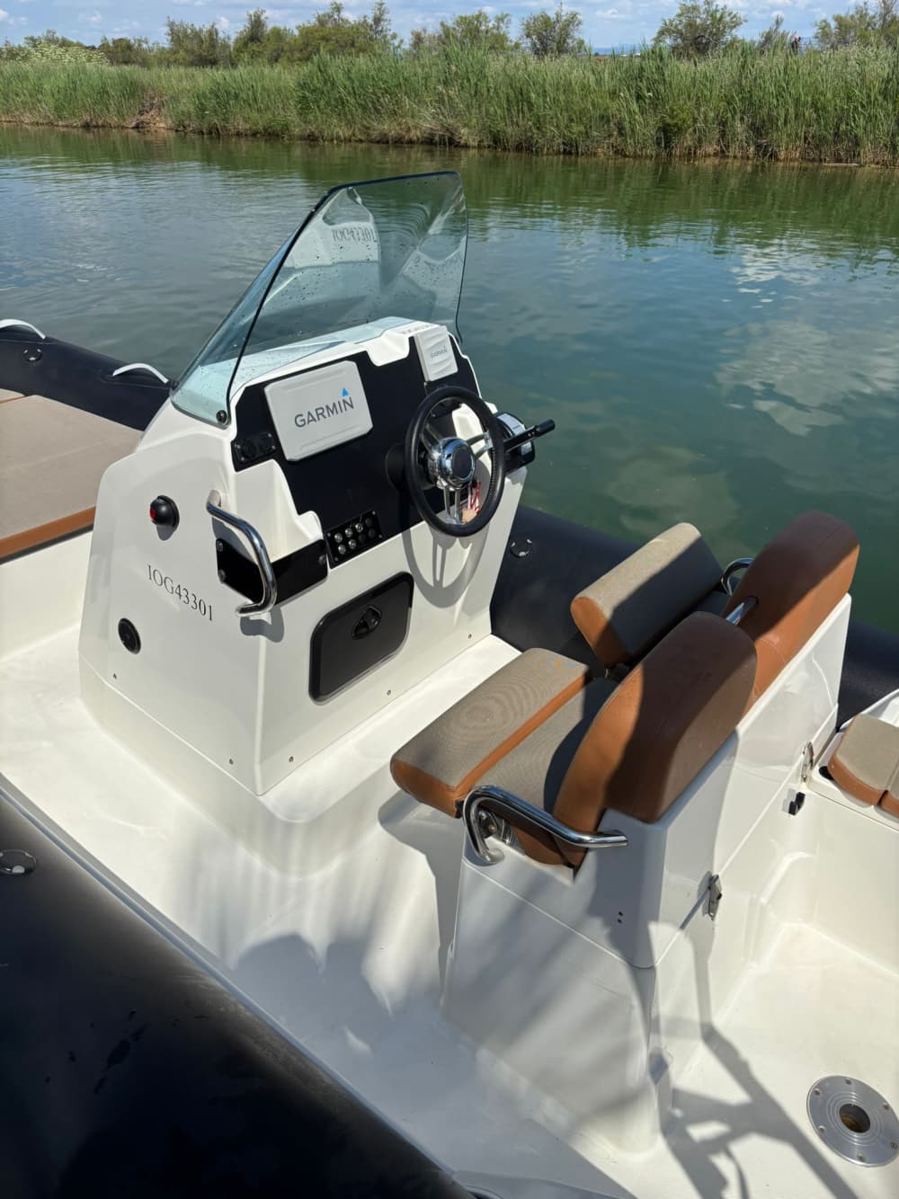 Genießen Sie 4 Stunden Sonne auf einem Motorboot in Carnon