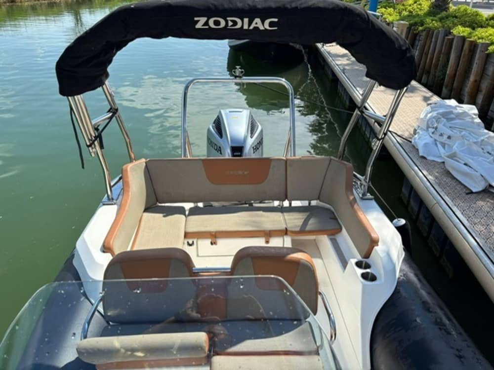 Genießen Sie 4 Stunden Sonne auf einem Motorboot in Carnon