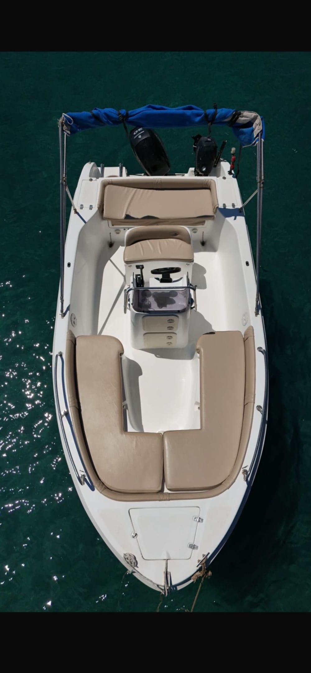 Your day in Milos: Rent a motorboat for 9h of discovery