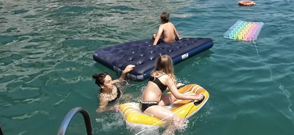 Relaxa't en una llanxa de motor a Antalya durant 2 hores