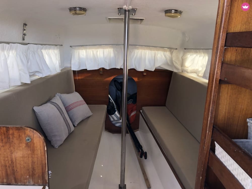 Esplora la costa nord o sud di Minorca su un llaut minorchino (8 ore)