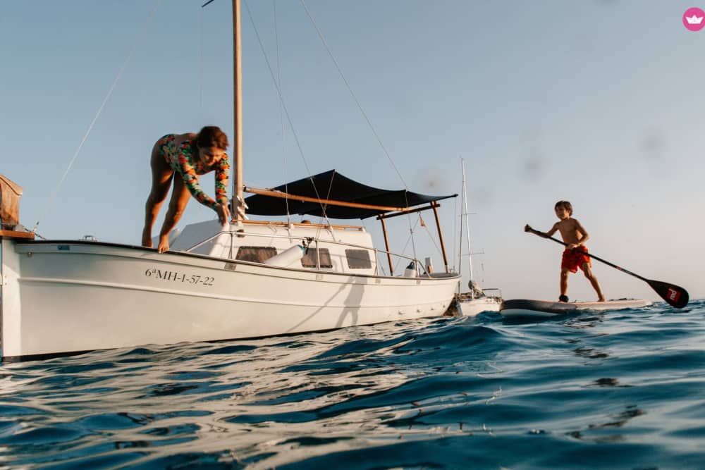 Esplora la costa nord o sud di Minorca su un llaut minorchino (8 ore)